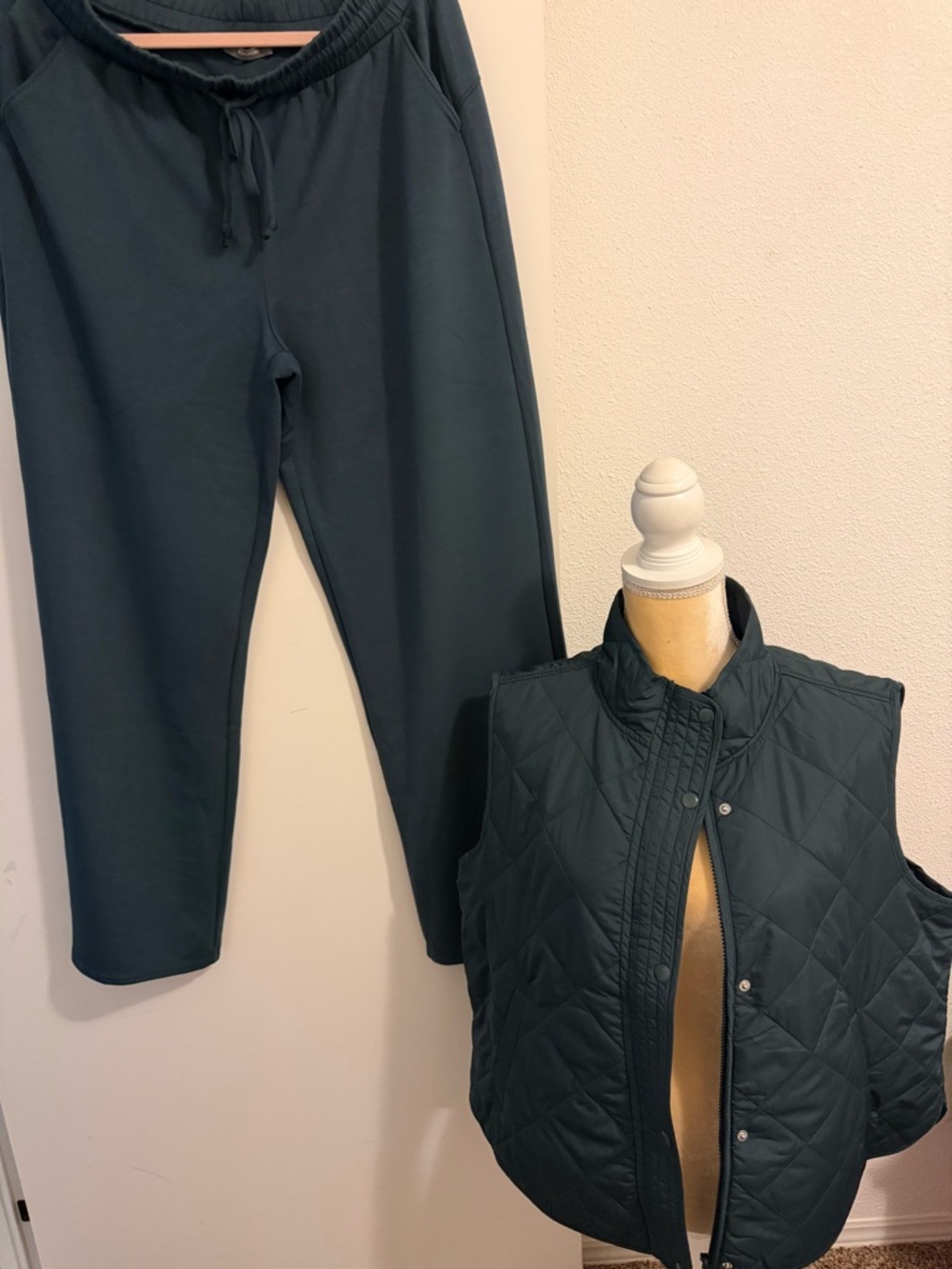 Quilted Vest and Drawstring Joggers Set - Deep Teal